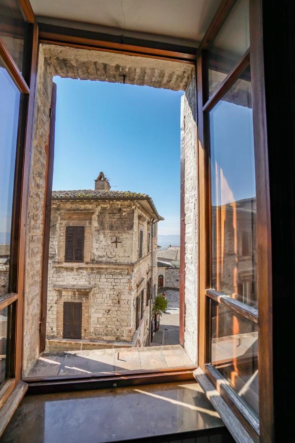 Ogni Finestra E Un Quadro - Appartamento Ad Assisi Luaran gambar
